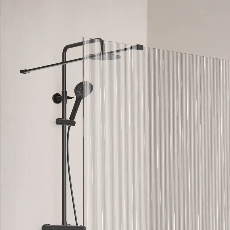 Badnor Shildon dusjvegg/walk-in hjørne - MATT SORT - WHITE STRING glassfelt - 125cm