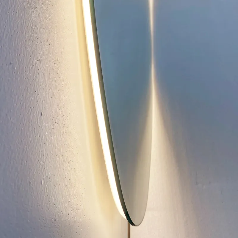 Badnor Lucy baderomsspeil (90cm) m/LED-belysning - eggformet