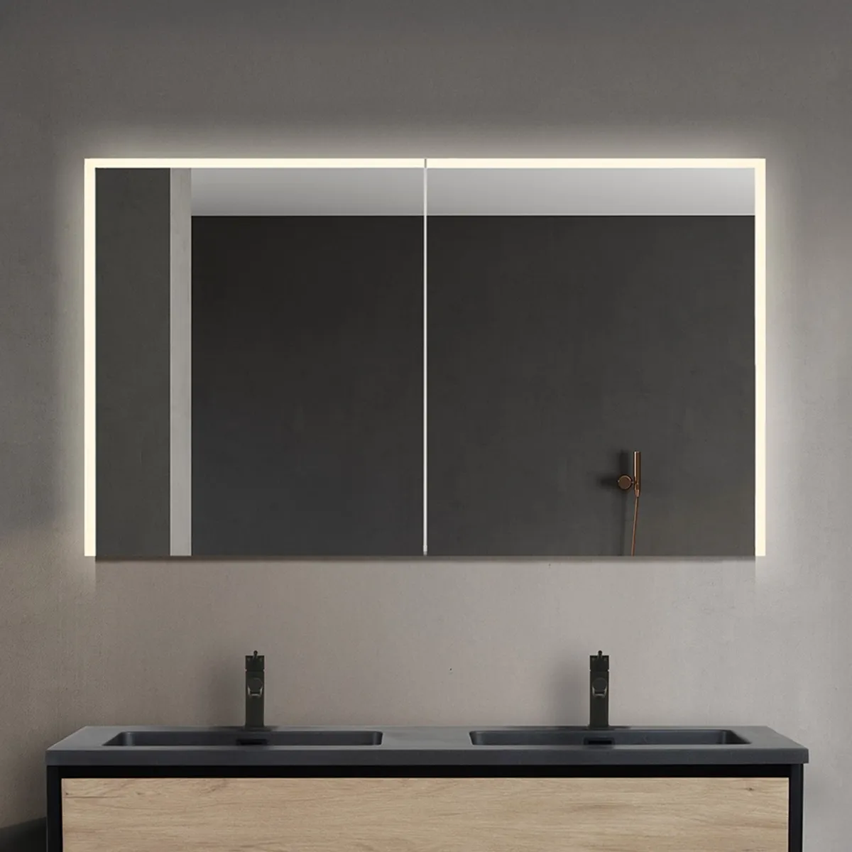 Badnor Linnie speilskap (120cm) alu, m/ stikk og LED-belysning