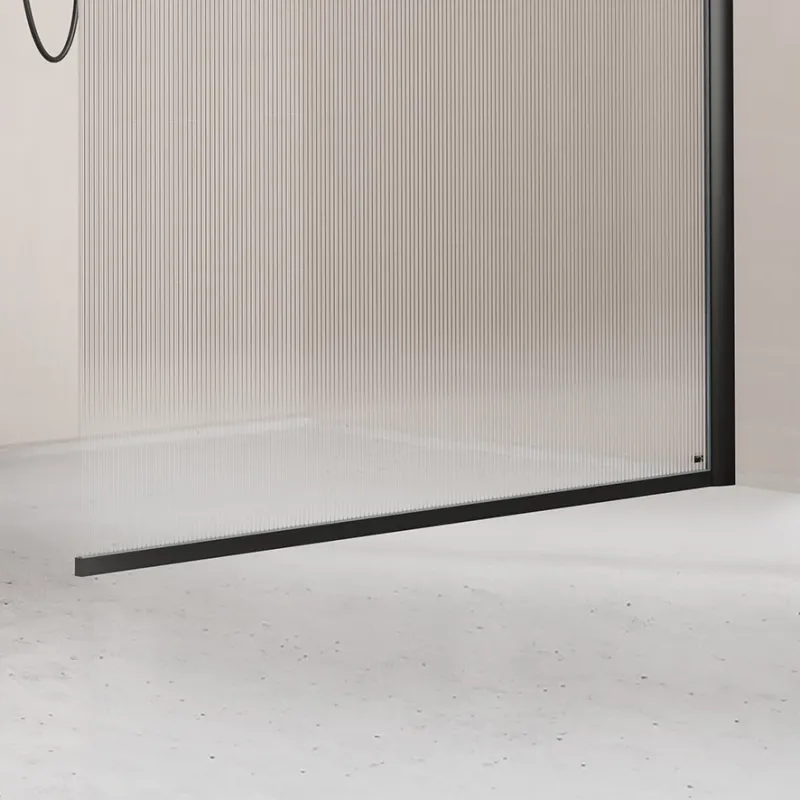 Badnor Shildon dusjvegg/walk-in hjørne - MATT SORT - FLUTED glassfelt - 125cm