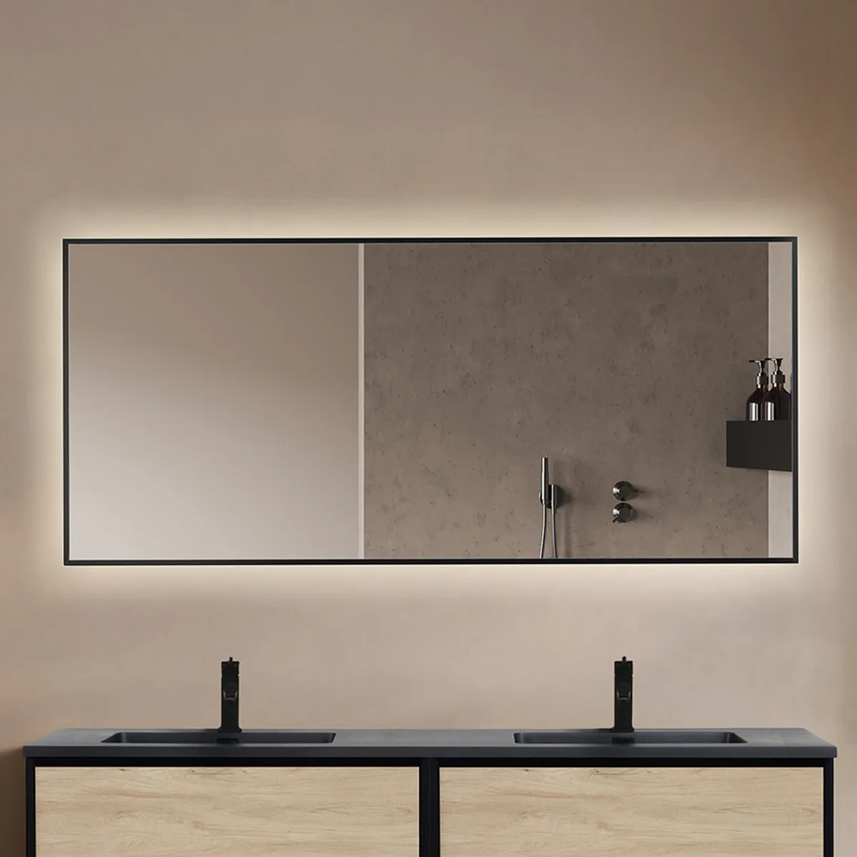 Badnor Saga baderomsspeil (180x80cm) m/lys og sort ramme
